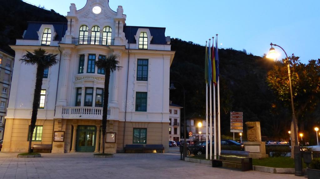 Pension Oria Луарка Экстерьер фото